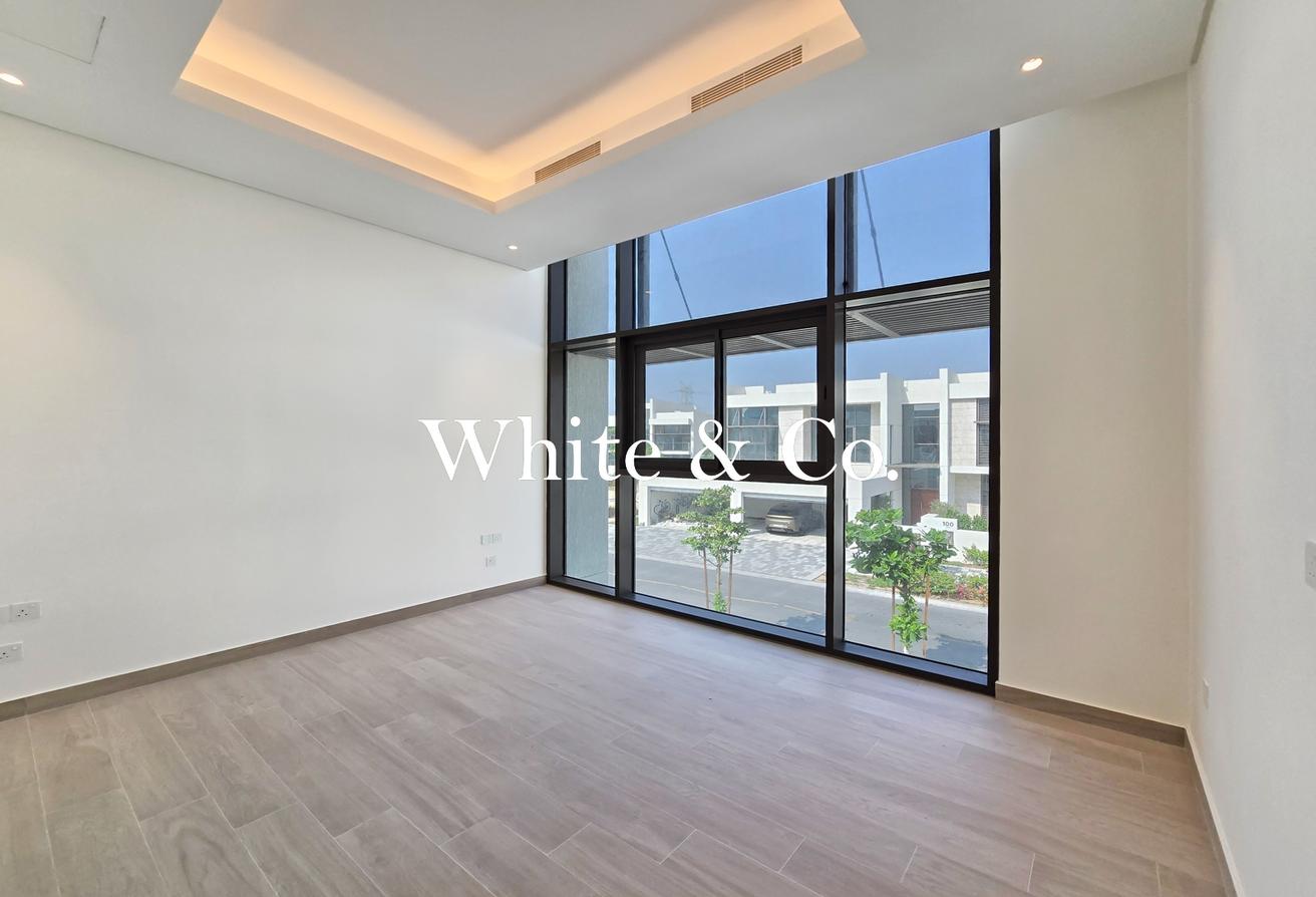 Large Plot | Private Pool | Single Row photo 10