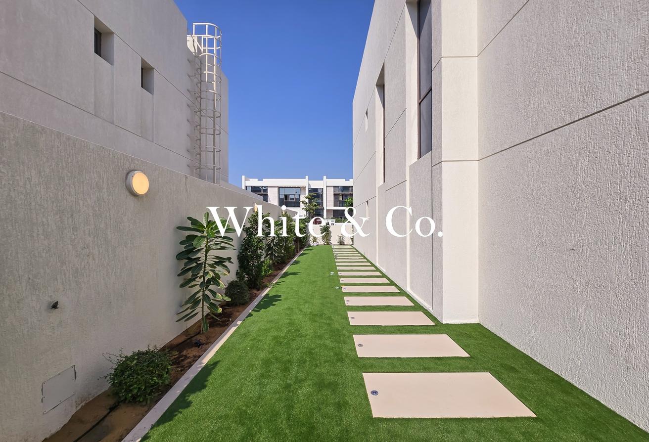 Large Plot | Private Pool | Single Row photo 12