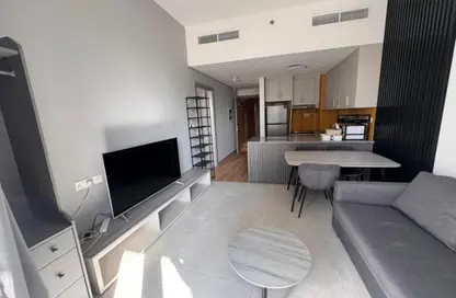 شقة - غرفة نوم - 2 حمامات للايجار في ذا في تاور - مجمع دبي ريزيدنس - دبي لاند - دبي