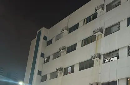 عمارة بالكامل - 8 غرف نوم - 8 حمامات للبيع في مدينة القاسمية - الشارقة