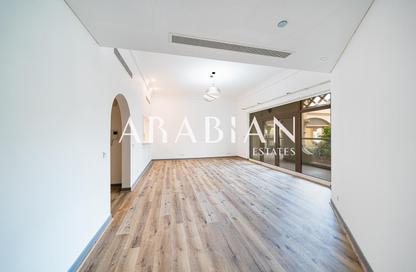 Apartment - 2 Bedrooms - 3 Bathrooms for sale in Al Hamri - Shoreline Apartments - Palm Jumeirah - Dubai