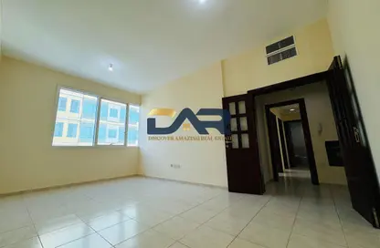شقة - 2 غرف نوم - 2 حمامات للايجار في شعبية 9 - شعبية - مصفح - أبوظبي