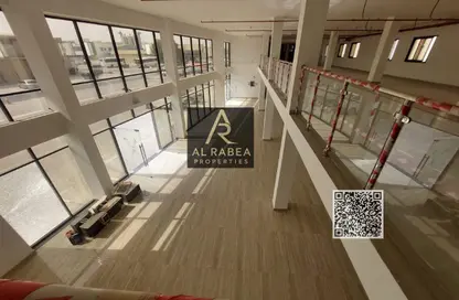 صالة عرض - استوديو - 8 حمامات للايجار في الجرف الصناعية 3 - الجرف الصناعية - عجمان