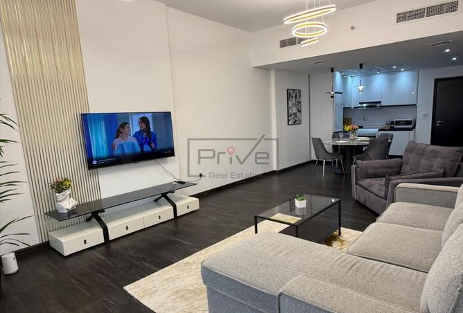 Spacious 1BR | Furnished Upgraded | Large Layout