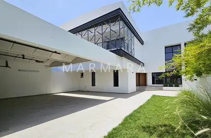 Villa - 4 Bedrooms - 5 Bathrooms for rent in Umm Suqeim 1 Villas - Umm Suqeim 1 - Umm Suqeim - Dubai