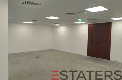 مكتب - استوديو - 4 حمامات للايجار في برج ميز - شارع الشيخ زايد - دبي