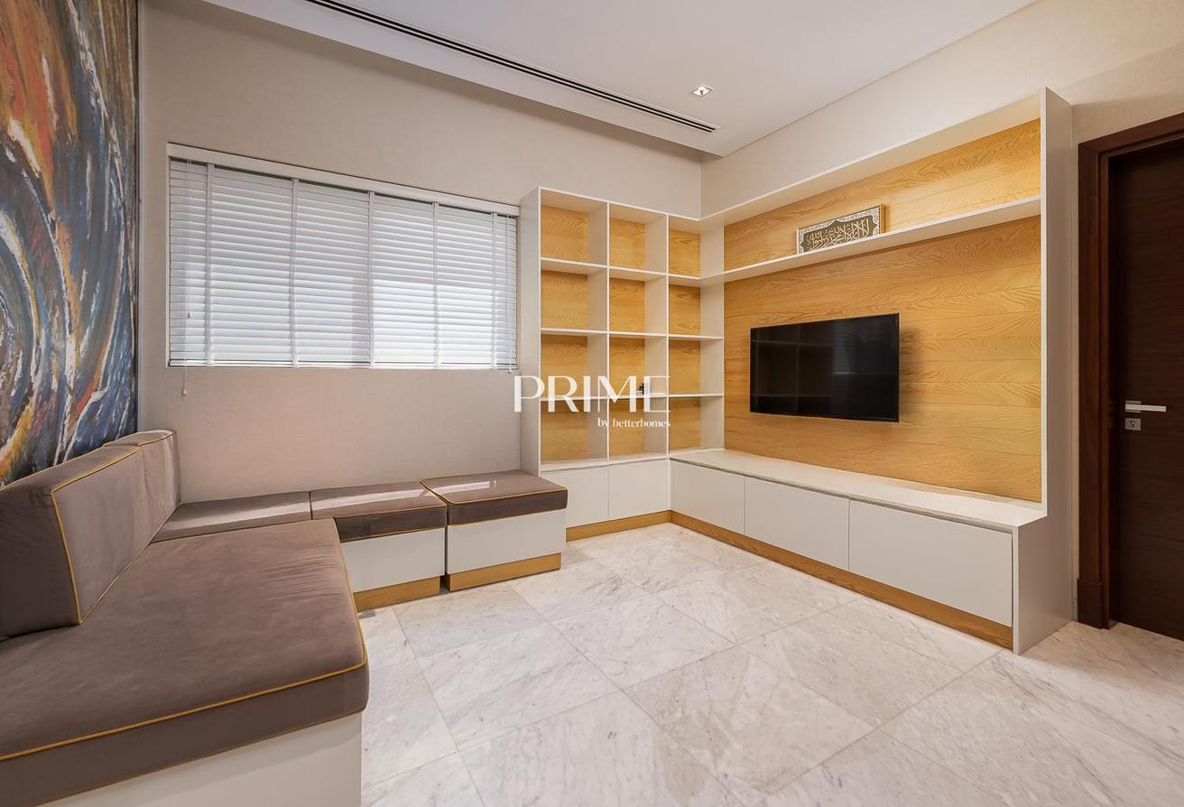 5BR Contemporary | Upgraded | Available photo 18