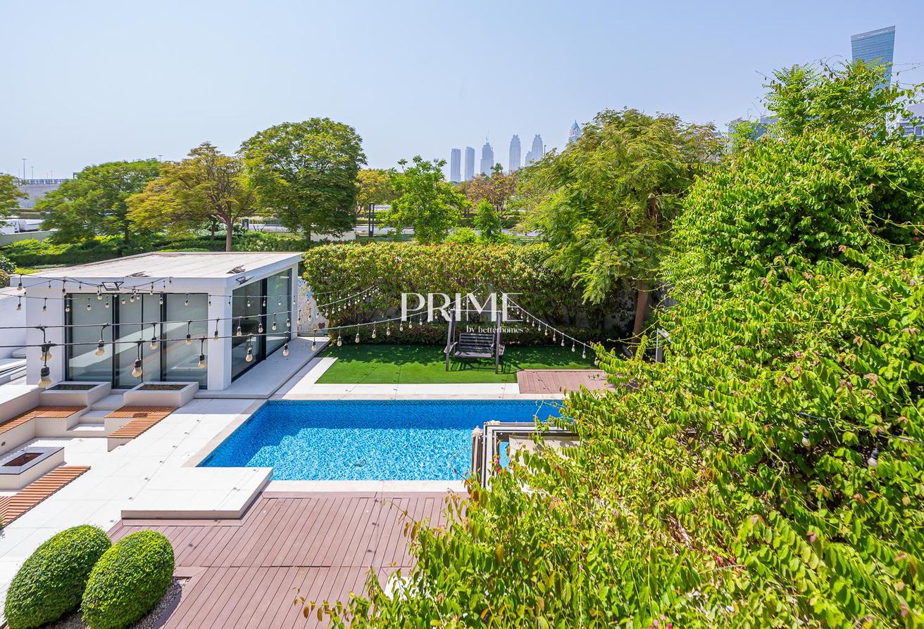 5BR Contemporary | Upgraded | Available photo 22