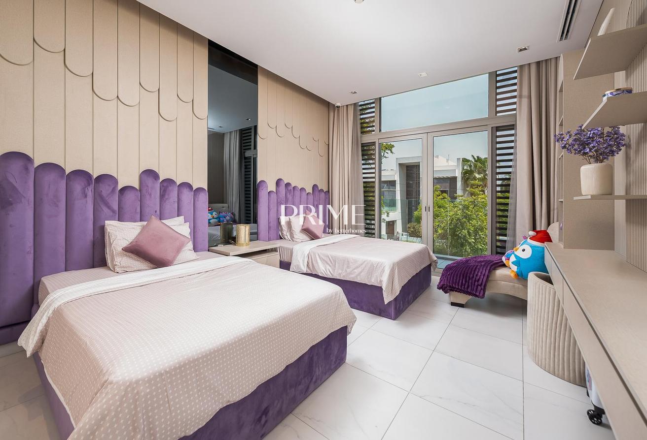 5BR Contemporary | Upgraded | Available photo 17