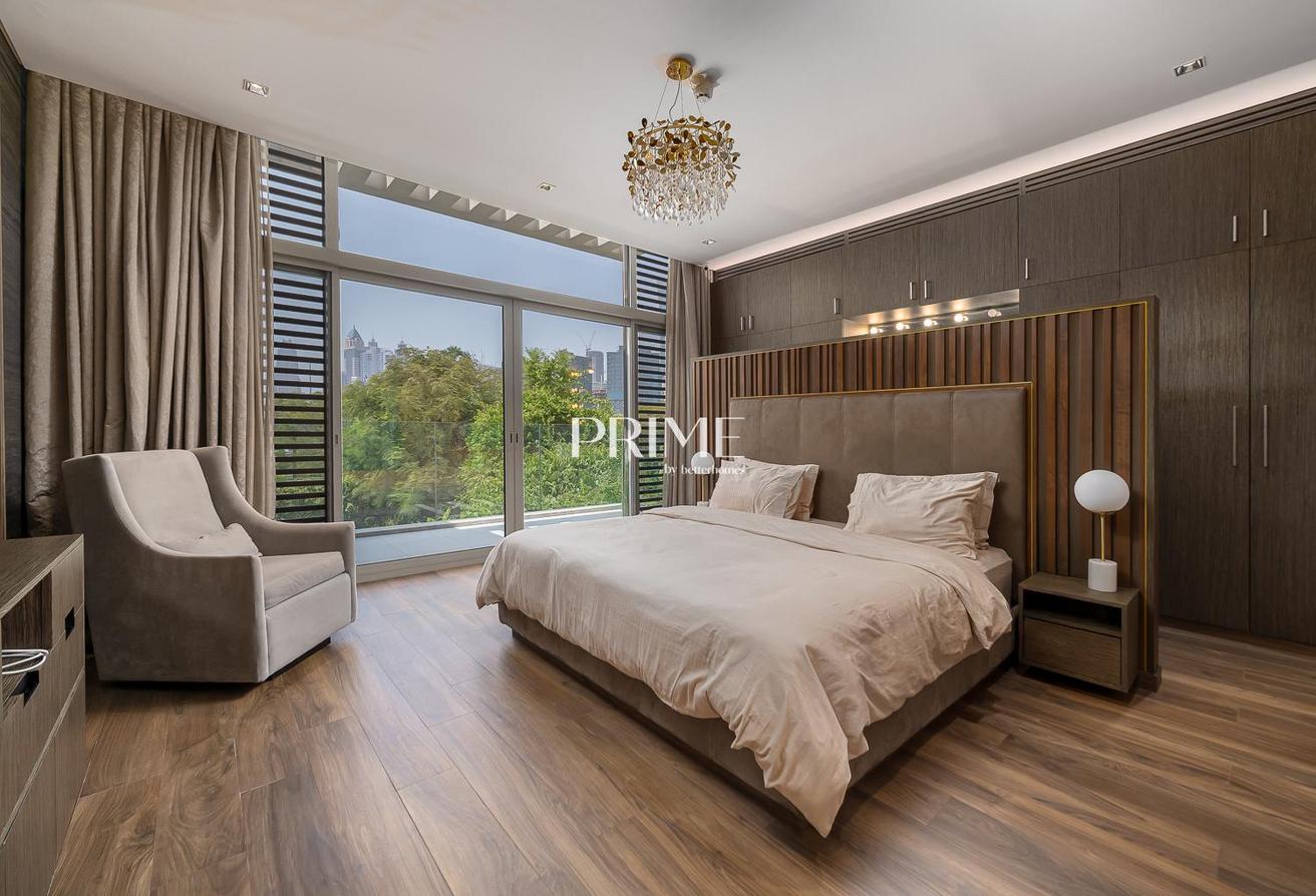 5BR Contemporary | Upgraded | Available photo 14
