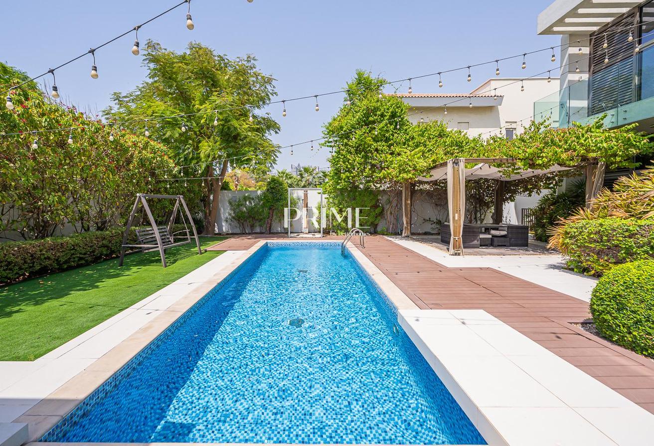 5BR Contemporary | Upgraded | Available photo 23
