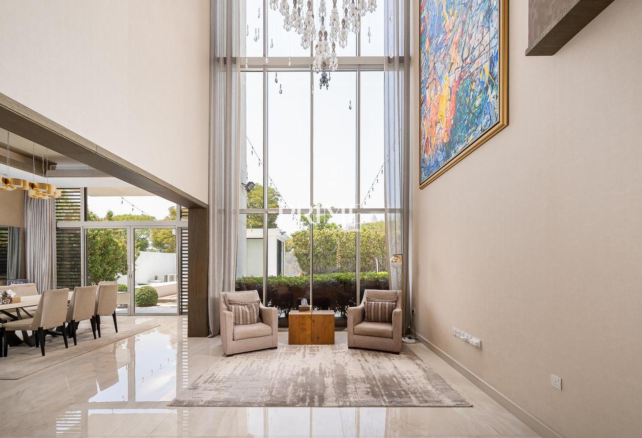 5BR Contemporary | Upgraded | Available photo 2