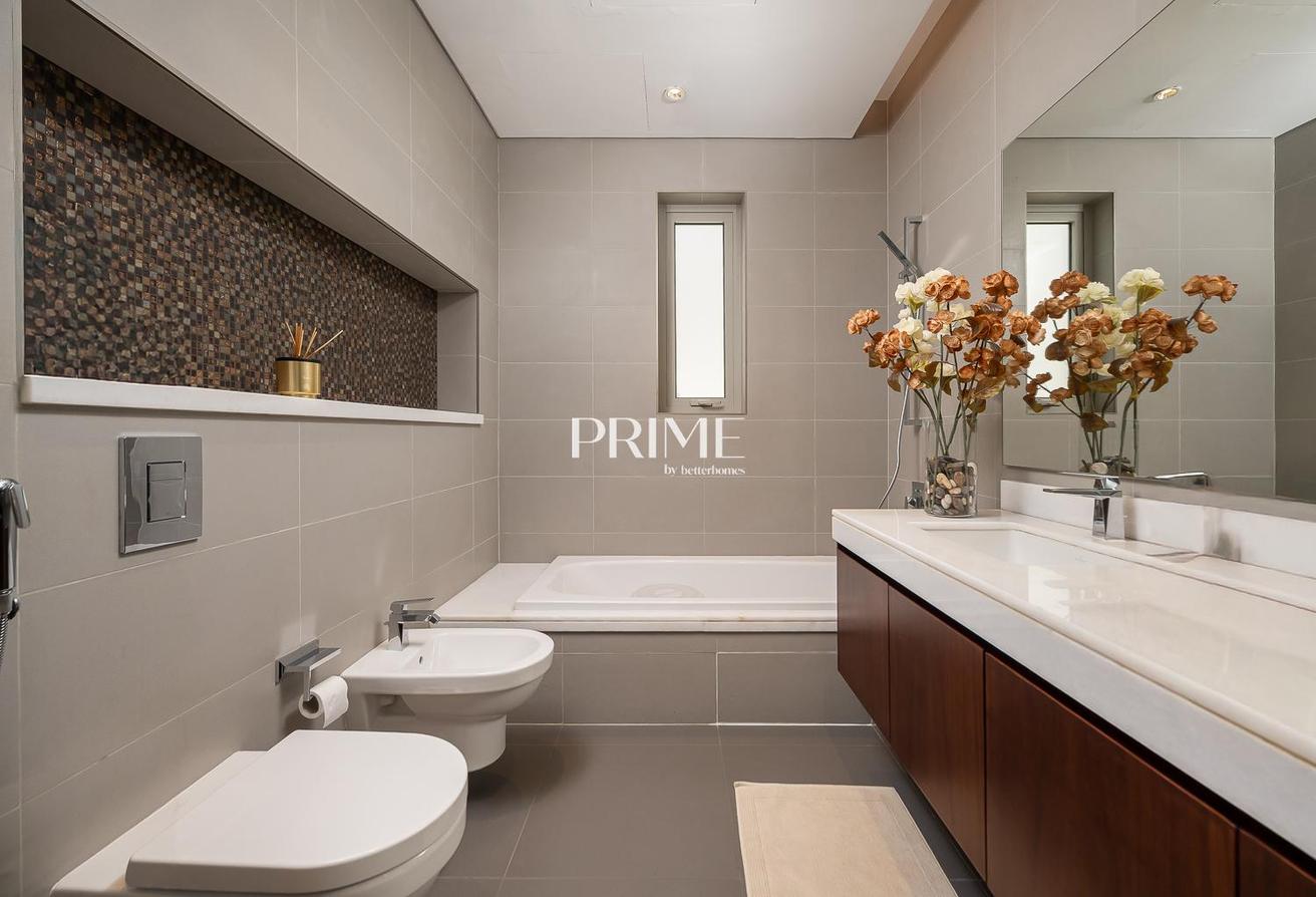 5BR Contemporary | Upgraded | Available photo 15