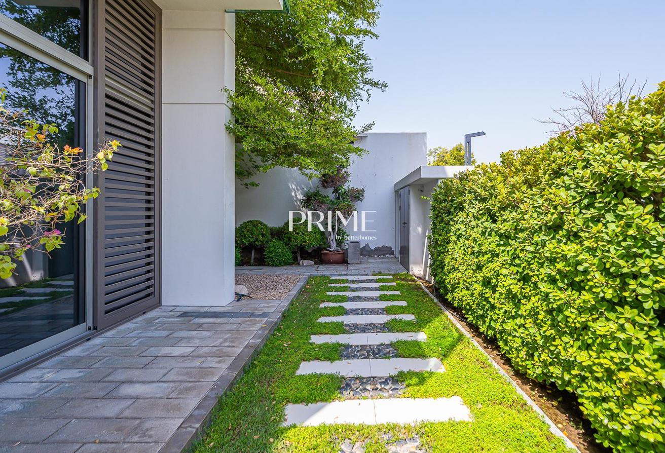 5BR Contemporary | Upgraded | Available photo 24