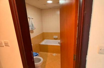 Apartment - 2 Bedrooms - 3 Bathrooms for sale in Riviera Tower - Al Khan Corniche - Al Khan - Sharjah