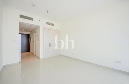 Apartment - Studio - 1 for rent in Carson A - Carson - Damac Hills - Dubai