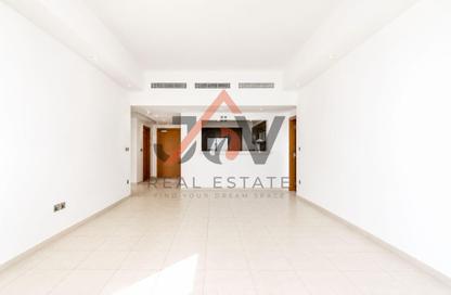 Apartment - 3 Bedrooms - 5 Bathrooms for rent in Marina Residences 2 - Marina Residences - Palm Jumeirah - Dubai