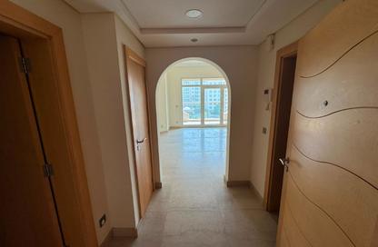 Apartment - 2 Bedrooms - 3 Bathrooms for rent in Al Haseer - Shoreline Apartments - Palm Jumeirah - Dubai