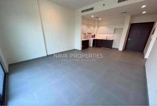 Chiller Free | Ready to Move | Prime Location photo 2