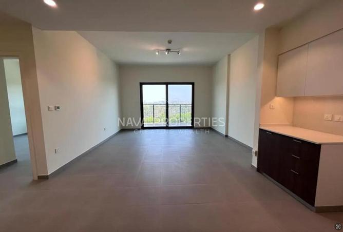 Chiller Free | Ready to Move | Prime Location photo 3