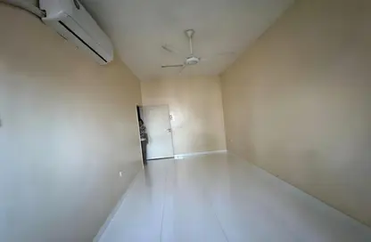 Apartment - 1 Bedroom - 1 Bathroom for rent in Al Qulaya'ah - Al Sharq - Sharjah
