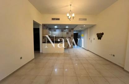 شقة - غرفة نوم - 1 حمام للايجار في برج حمزة - مدينة دبي الرياضية - دبي