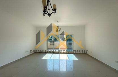 Apartment - 2 - 2 for rent in Tower 40 - Al Reef Downtown - Al Reef - Abu Dhabi