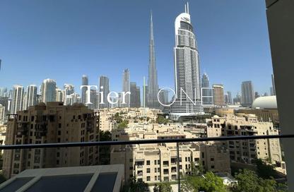 Apartment - 2 Bedrooms - 2 Bathrooms for rent in Burj Royale - Downtown Dubai - Dubai