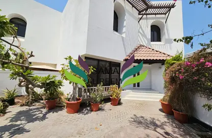 Villa - 4 Bedrooms - 4 Bathrooms for rent in Umm Suqeim 1 Villas - Umm Suqeim 1 - Umm Suqeim - Dubai
