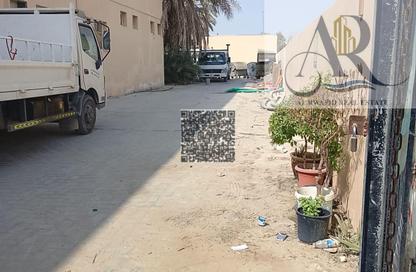 سكن عمال - استوديو - 7+ للايجار في 18 المنطقة الصناعية رقم - المنطقة الصناعية بالشارقة - الشارقة