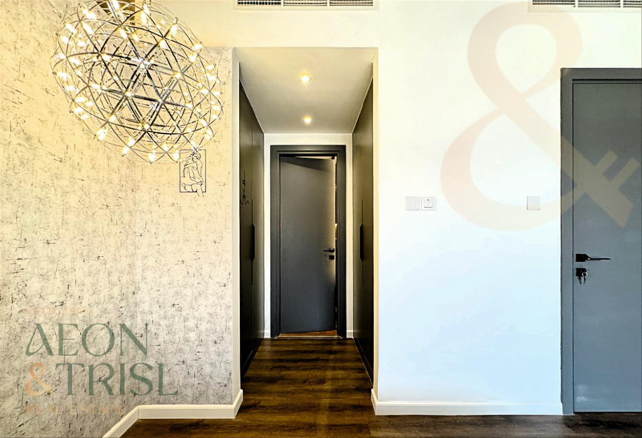 SPACIOUS | PRIME LOCATION | MODERN photo 8