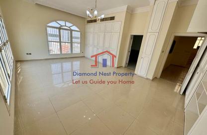Villa - 5 - 6 for rent in Khalidiya Street - Al Khalidiya - Abu Dhabi