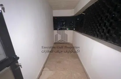 شقة - 2 غرف نوم - 2 حمامات للايجار في الحصن - الخالدية - أبوظبي