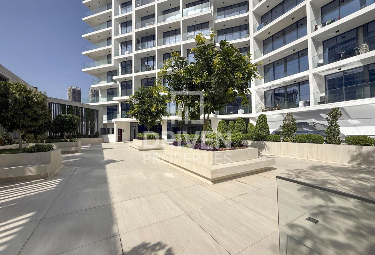 Exclusive High Floor Apt | Burj Khalifa Views photo 14