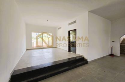 Villa - 3 - 4 for rent in Umm Suqeim 2 - Umm Suqeim - Dubai