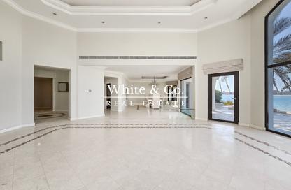 Villa - 4 - 5 for rent in Garden Homes Frond D - Garden Homes - Palm Jumeirah - Dubai
