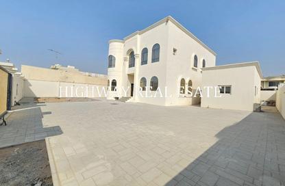Villa - 6 - 7 for sale in Al Azra - Al Riqqa - Sharjah