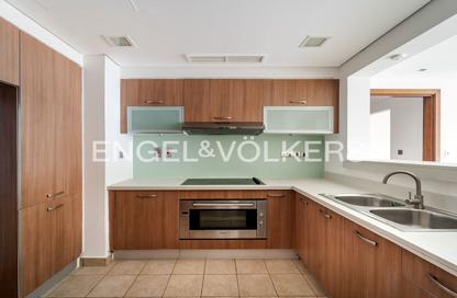 Apartment - 2 - 3 for rent in Marina Residences 1 - Marina Residences - Palm Jumeirah - Dubai