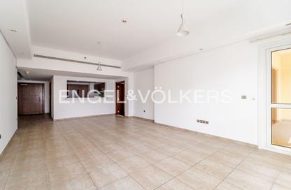 Apartment - 2 - 3 for rent in Marina Residences 1 - Marina Residences - Palm Jumeirah - Dubai