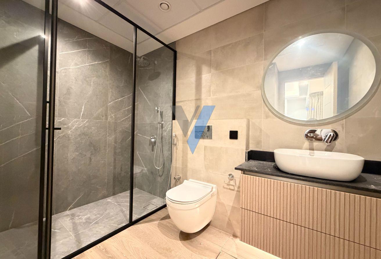 Fully Furnished | Large Layout | Ready To Move photo 4