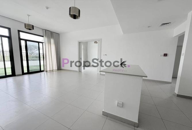 73857559 - Property Image 2