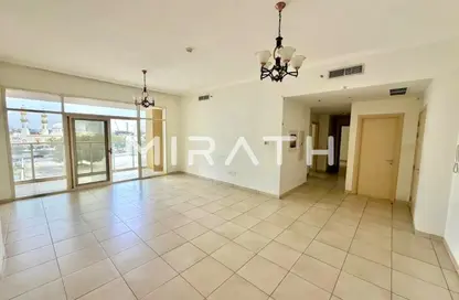 شقة - 2 غرف نوم - 3 حمامات للايجار في الرفاعة - بر دبي - دبي