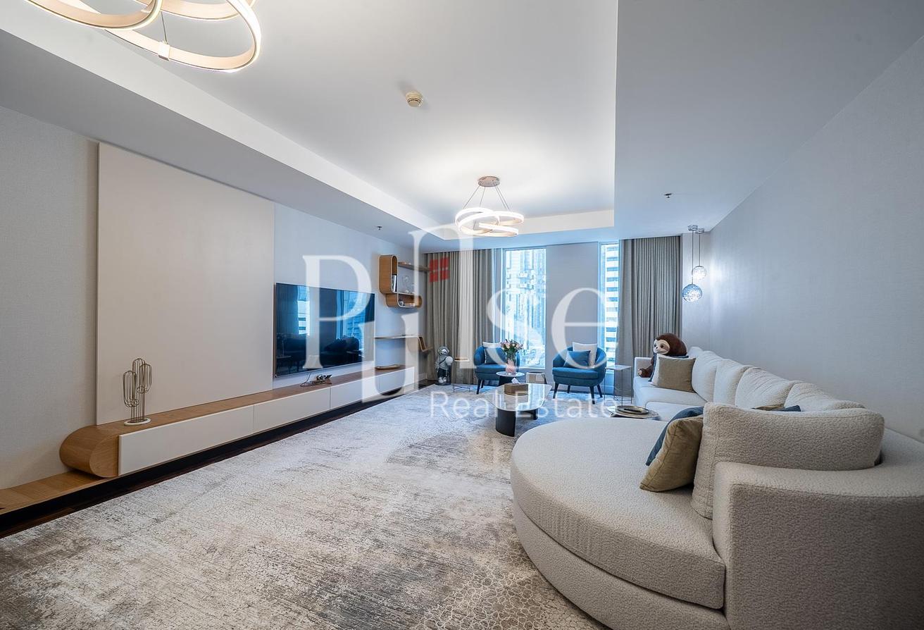 Spacious 2BR | Upgraded | Sheikh Zayed Road View photo 5