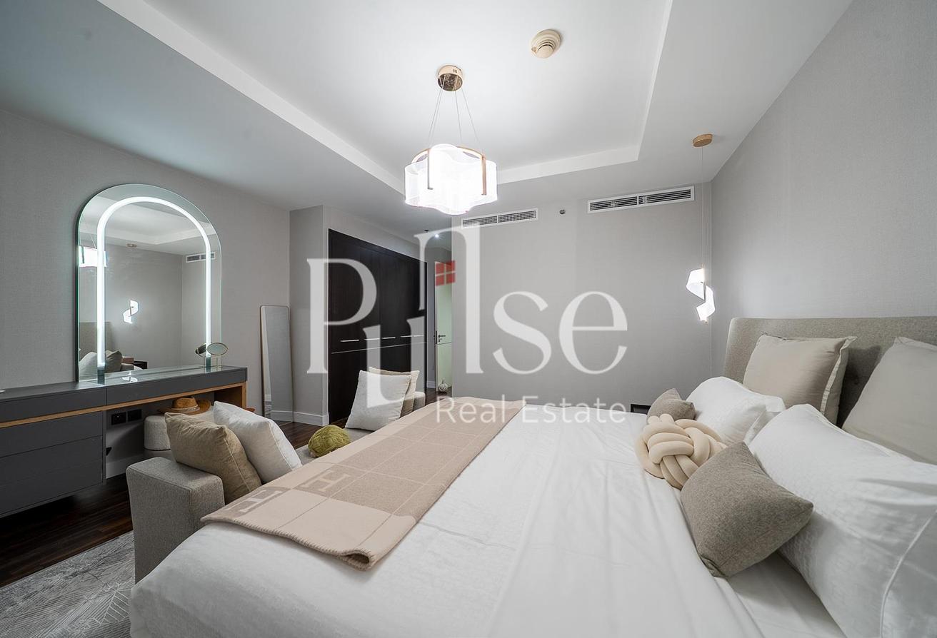 Spacious 2BR | Upgraded | Sheikh Zayed Road View photo 14