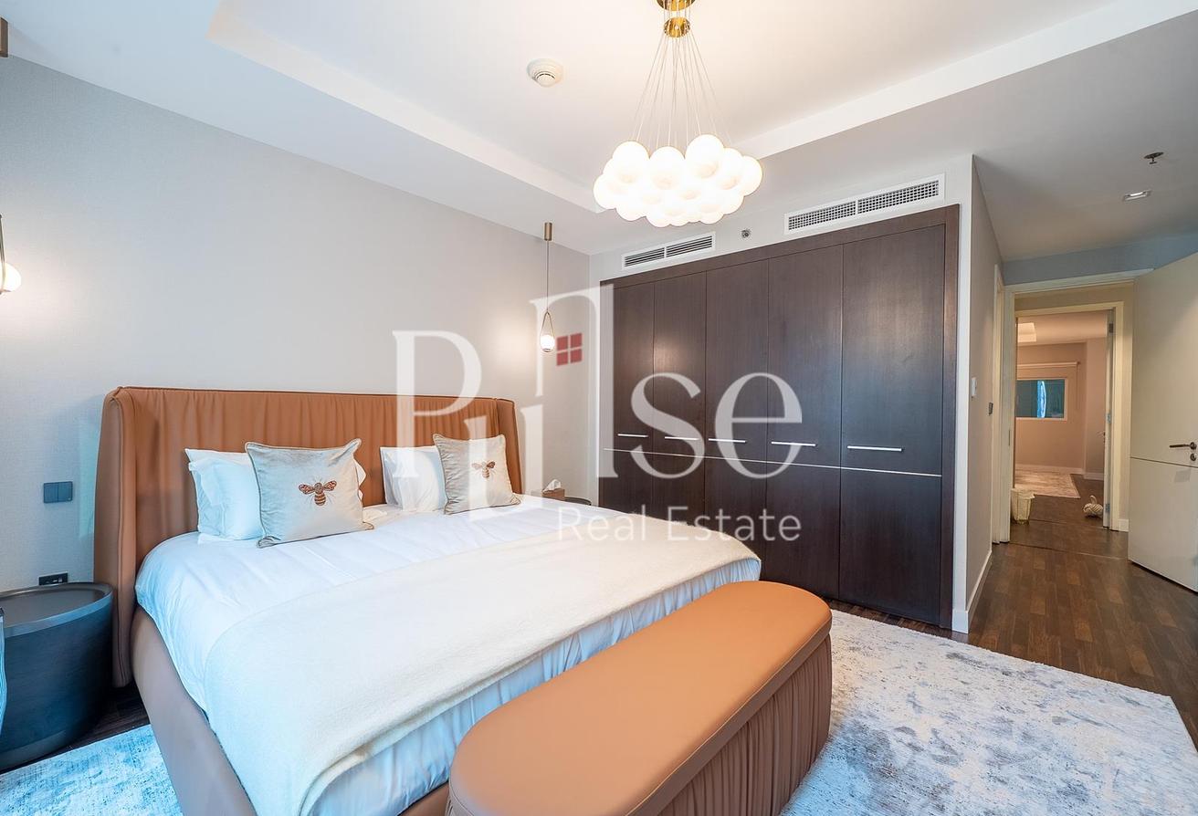 Spacious 2BR | Upgraded | Sheikh Zayed Road View photo 9