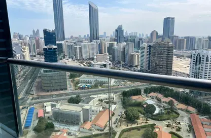 شقة - 3 غرف نوم - 4 حمامات للايجار في وايف تاور - شارع الكورنيش - أبوظبي