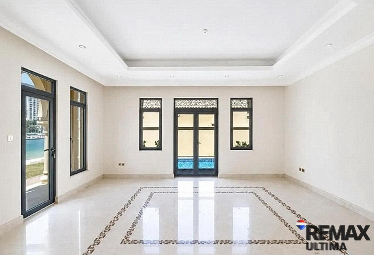 Luxury Redefined: Spacious Grand Foyer Garden Home photo 4