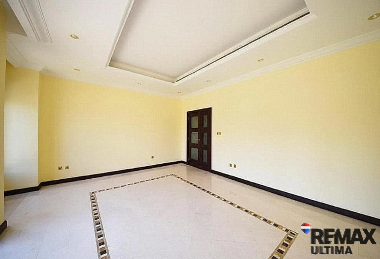 Luxury Redefined: Spacious Grand Foyer Garden Home photo 17