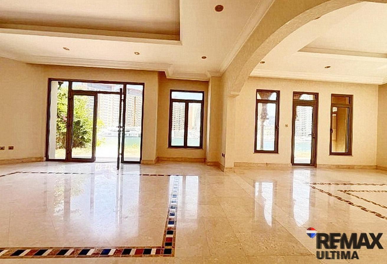 Luxury Redefined: Spacious Grand Foyer Garden Home photo 9