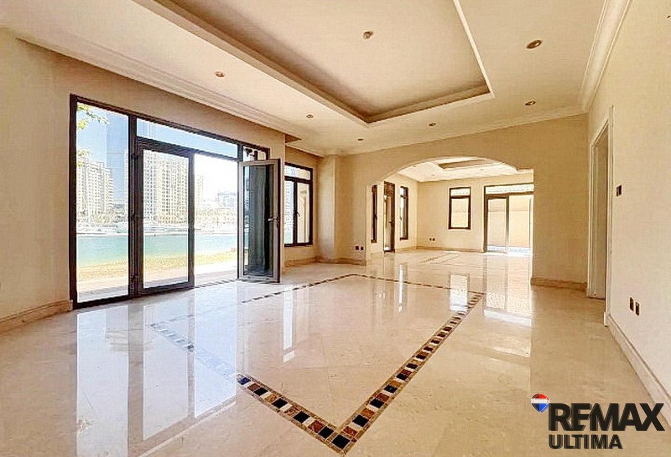 Luxury Redefined: Spacious Grand Foyer Garden Home photo 10